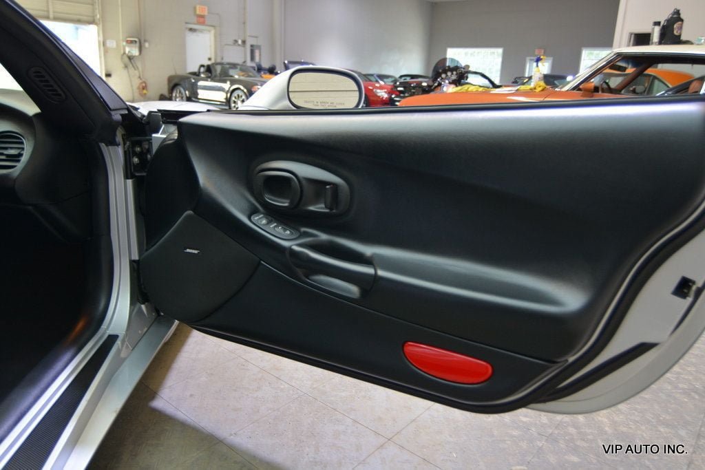 Used 2000 Chevrolet Corvette Convertible w/ Memory Pkg RWD image 23