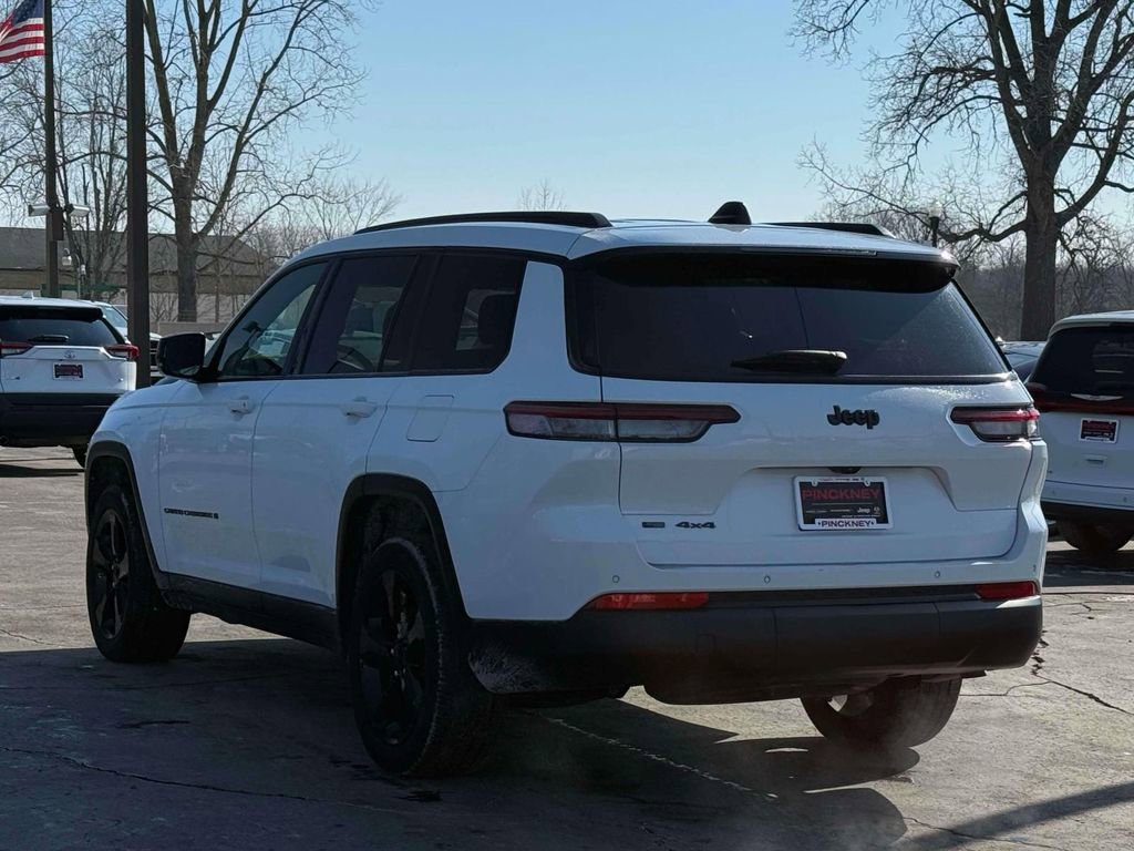 Used 2023 Jeep Grand Cherokee L Laredo image 8