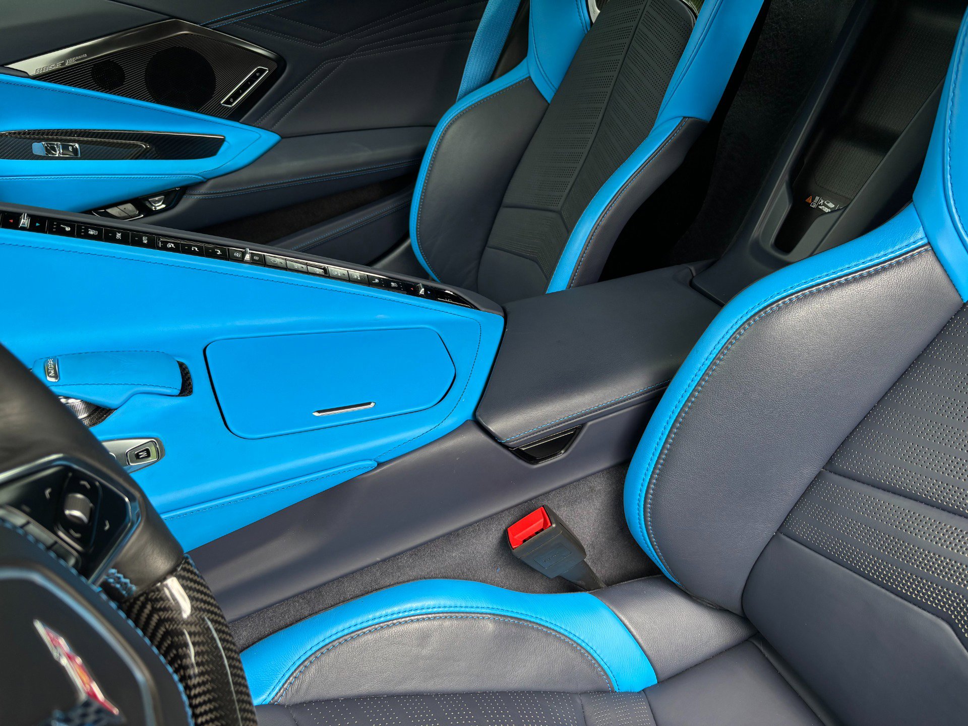 Used 2025 Chevrolet Corvette Z06 RWD image 12