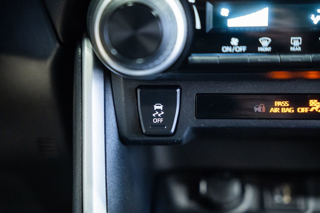 Used 2024 Toyota RAV4 LE image 20