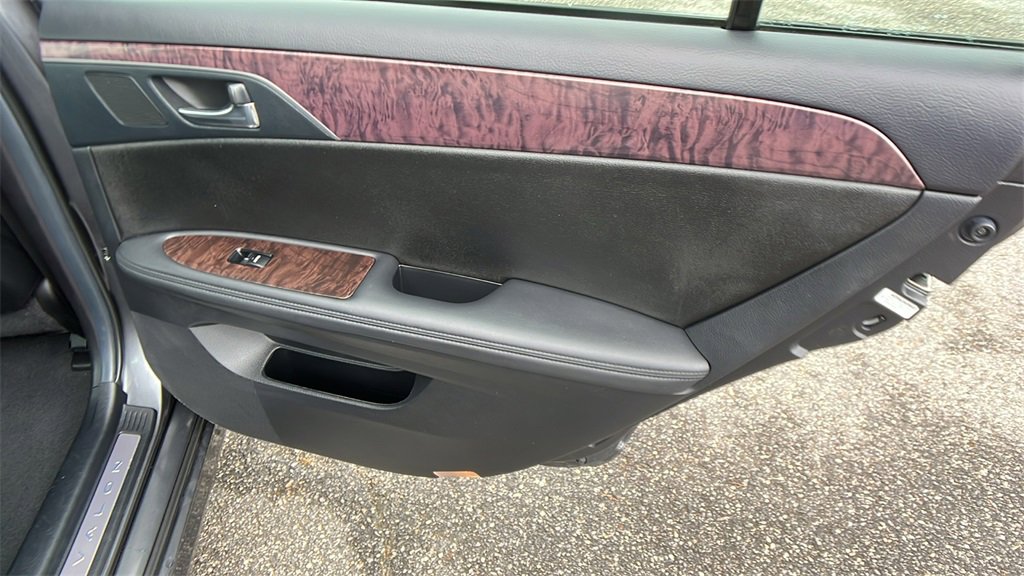 Used 2012 Toyota Avalon image 19