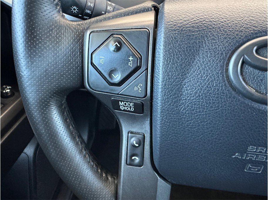 Used 2017 Toyota Tacoma TRD Off-Road w/ Tow Package AWD/4WD image 14
