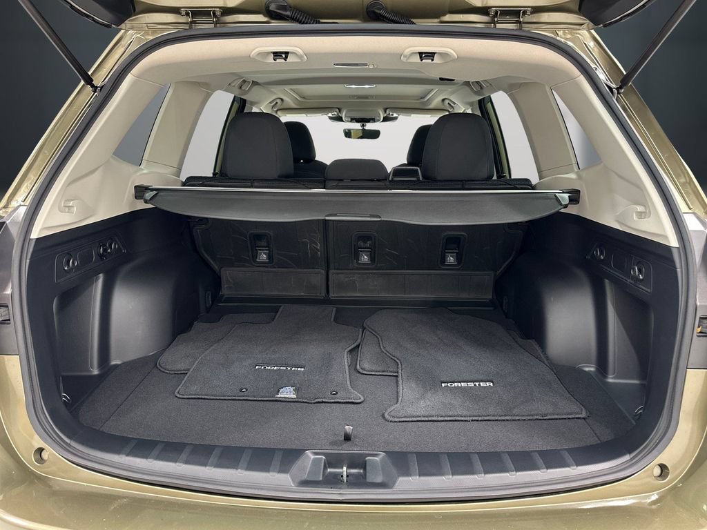 Used 2023 Subaru Forester Premium AWD/4WD image 12