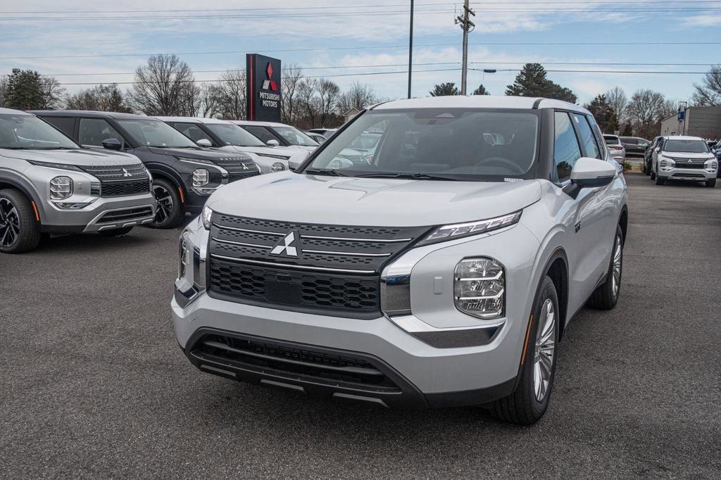 New 2025 Mitsubishi Outlander ES AWD/4WD image 4