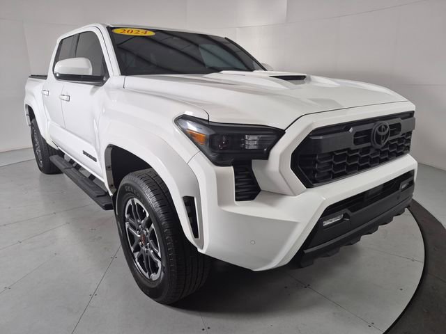 Used 2024 Toyota Tacoma TRD Sport w/ TRD Sport Upgrade Package AWD/4WD image 6