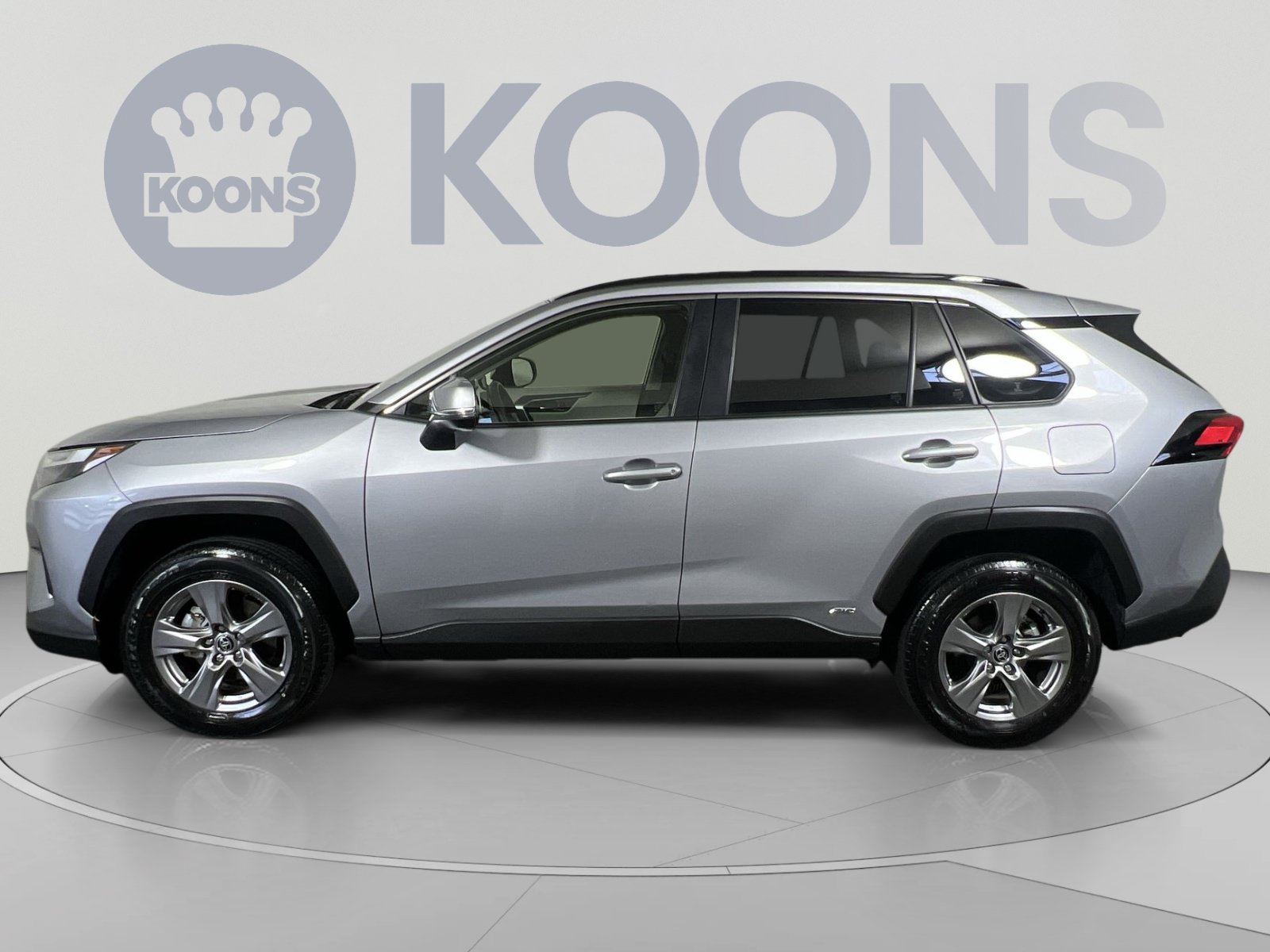 Used 2025 Toyota RAV4 XLE AWD/4WD image 7
