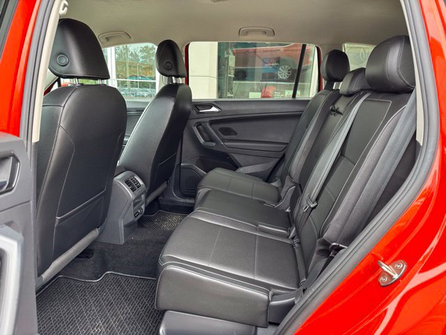 Used 2018 Volkswagen Tiguan SE AWD/4WD image 21