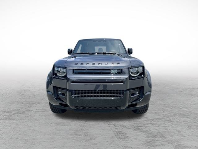 New 2025 Land Rover Defender 90 X-Dynamic SE image 2