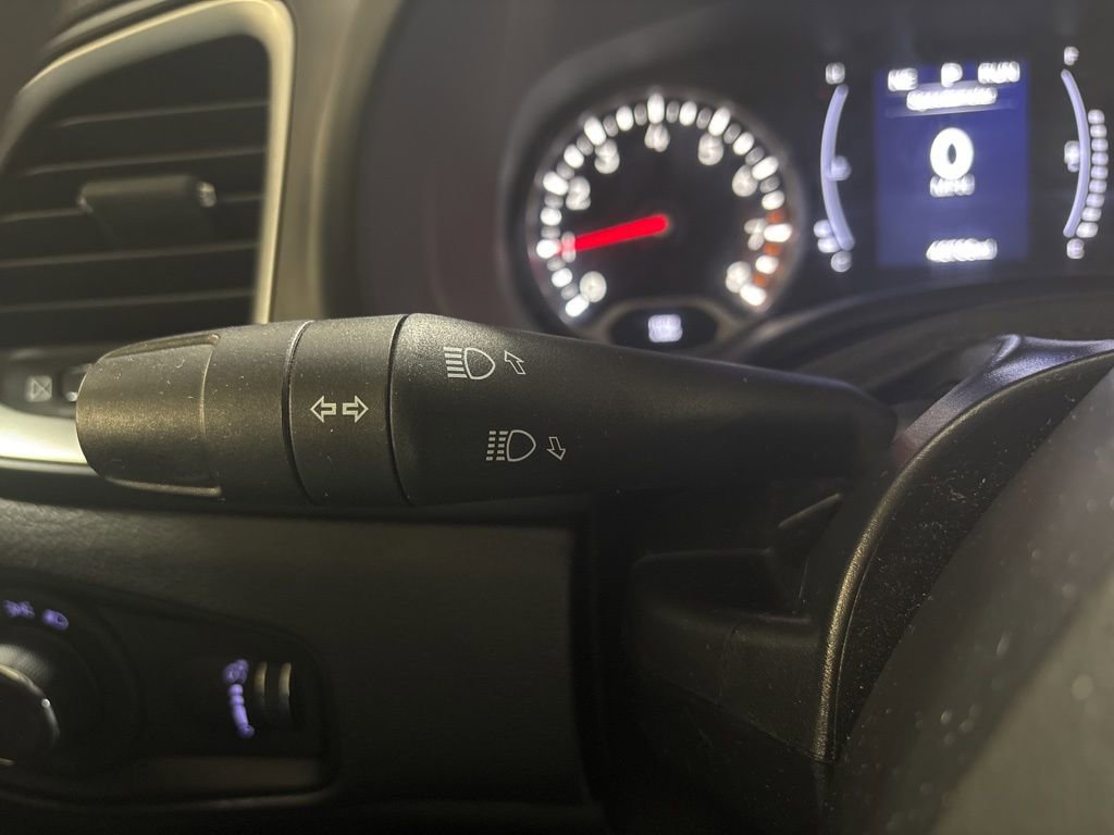 Used 2018 Jeep Renegade Sport w/ Power & Air Group image 14