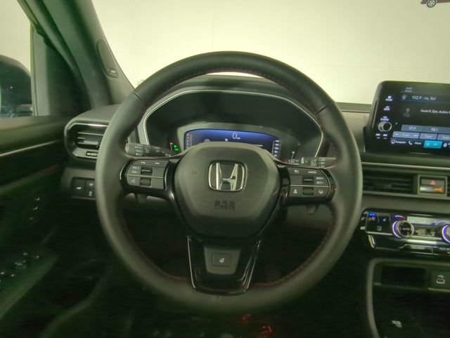 Used 2025 Honda Pilot Black Edition image 26
