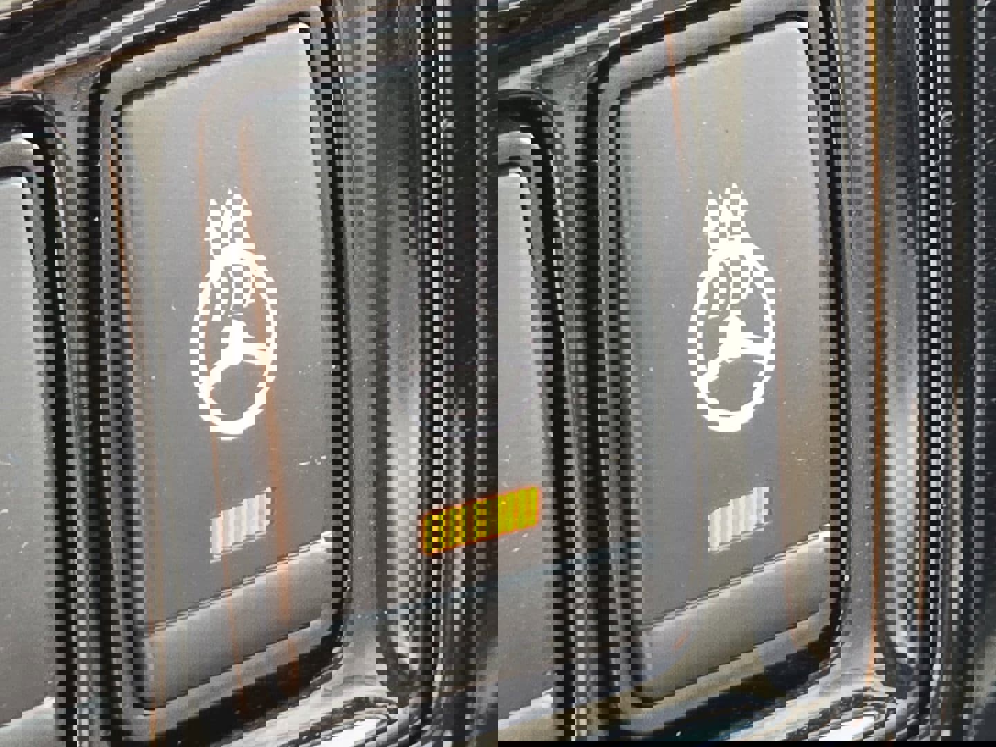 Used 2023 Nissan Titan PRO-4X w/ Pro-4x Convenience Package AWD/4WD image 12