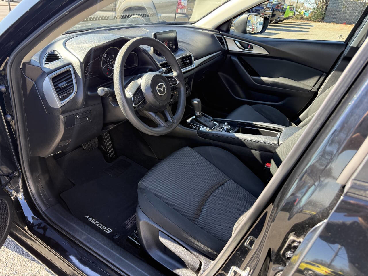 Used 2017 MAZDA MAZDA3 Sport image 8