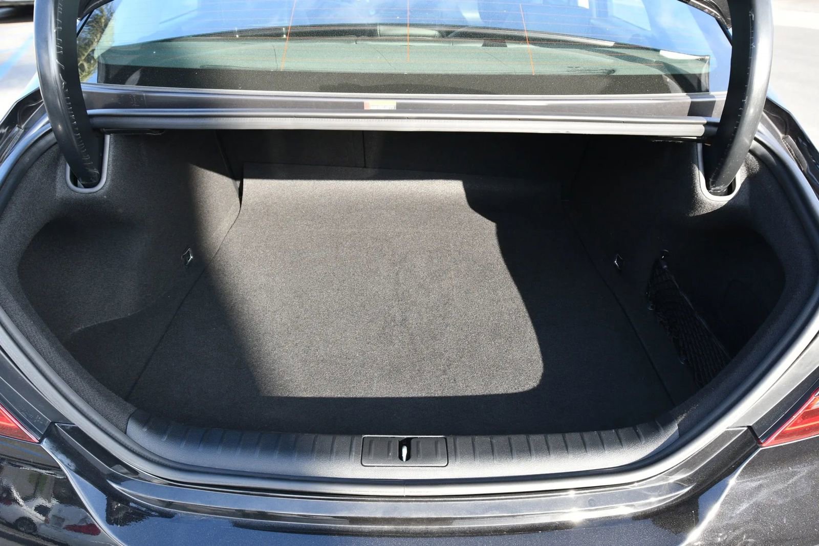 Used 2025 Genesis G70 2.5T RWD image 11