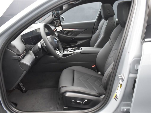 New 2024 BMW i5 eDrive40i w/ M Sport Package image 3