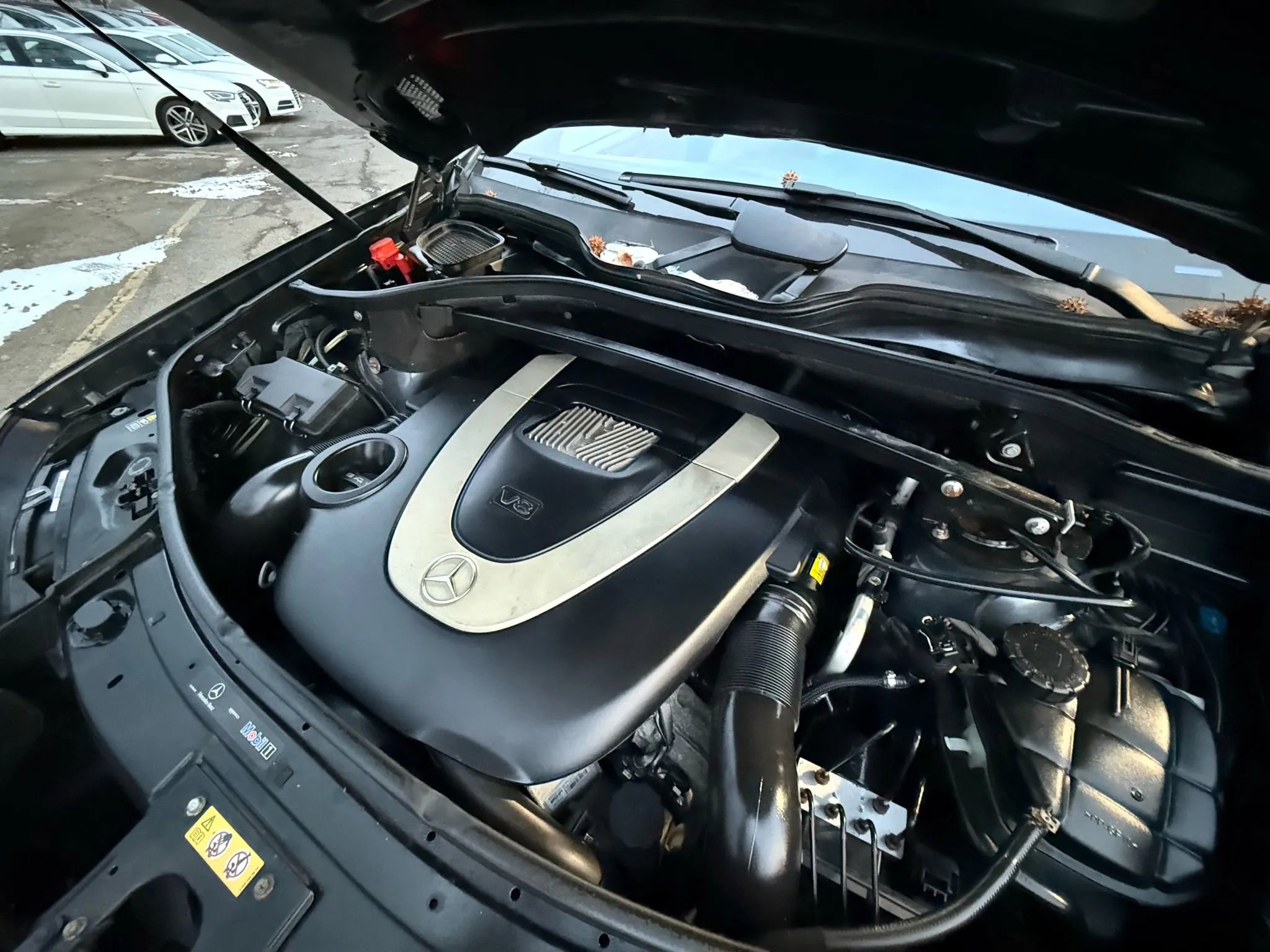 Used 2012 Mercedes-Benz GL 550 GL 550 4MATIC Sport Utility 4D image 38