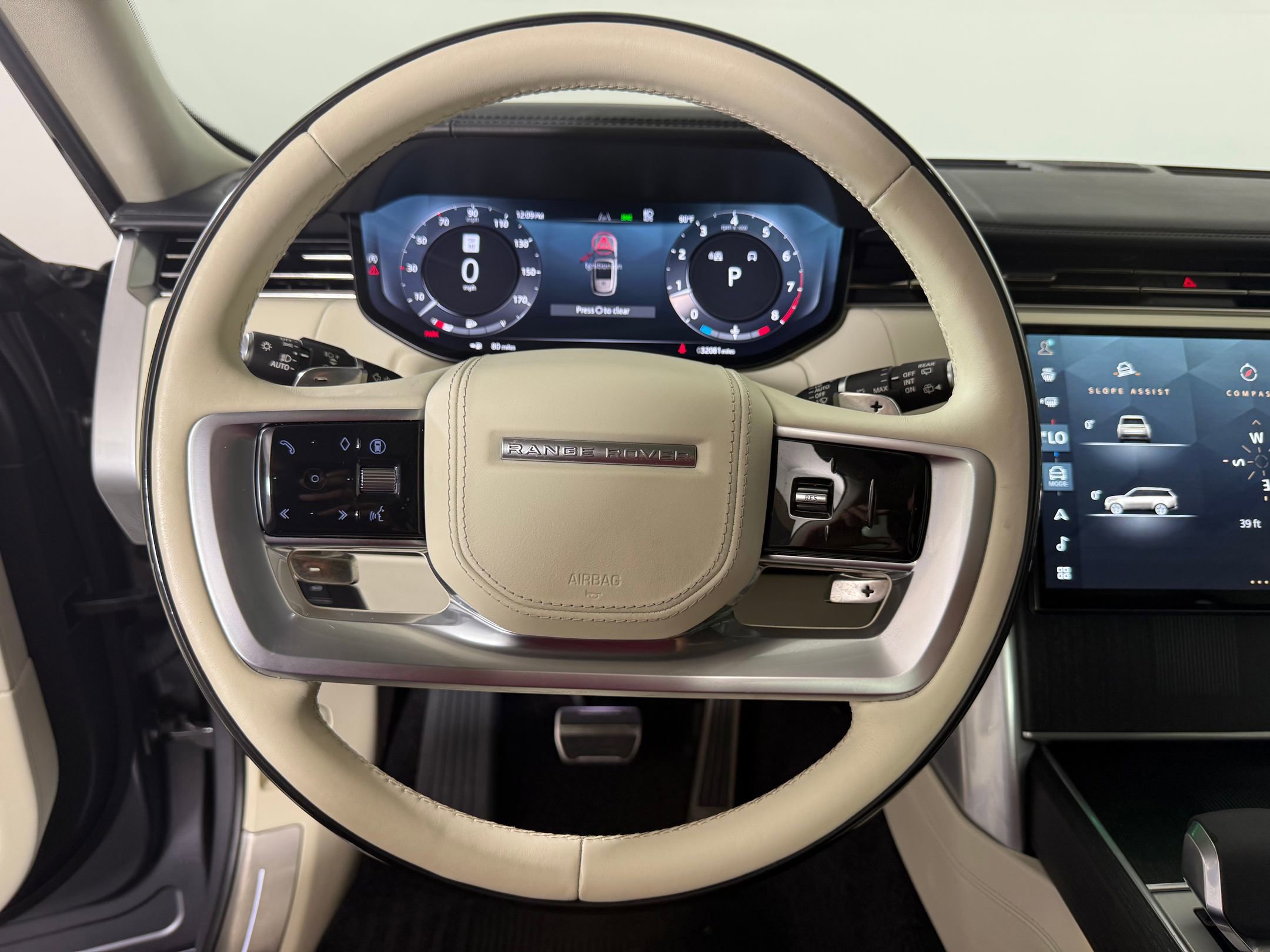 Used 2024 Land Rover Range Rover Autobiography AWD/4WD image 18