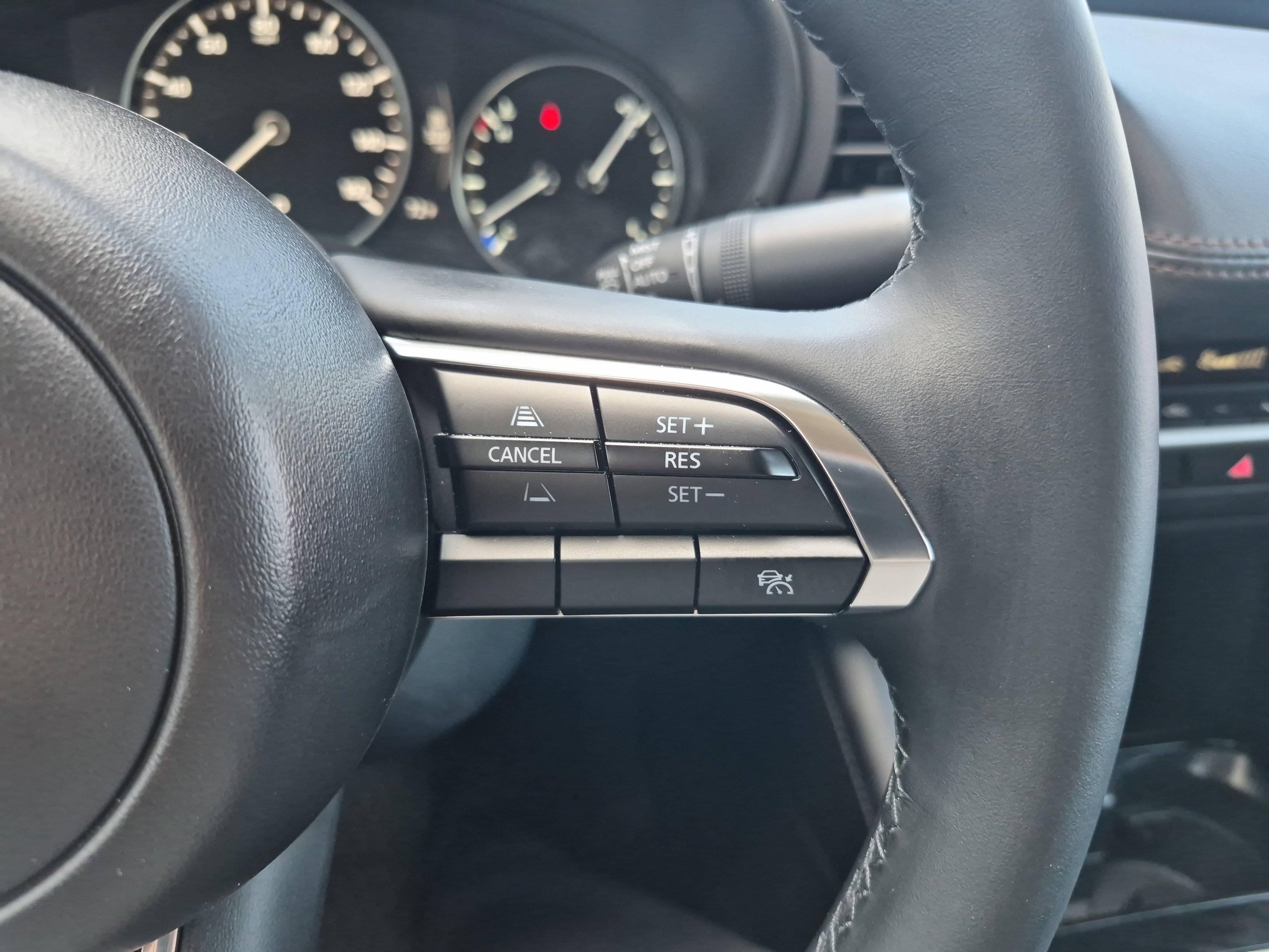 Used 2025 MAZDA MAZDA3 s image 23