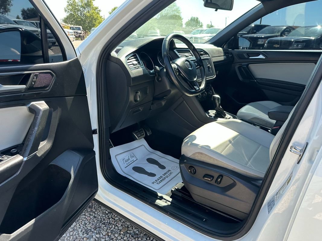 Used 2020 Volkswagen Tiguan SE R-Line w/ 3rd Row Seat Package image 35