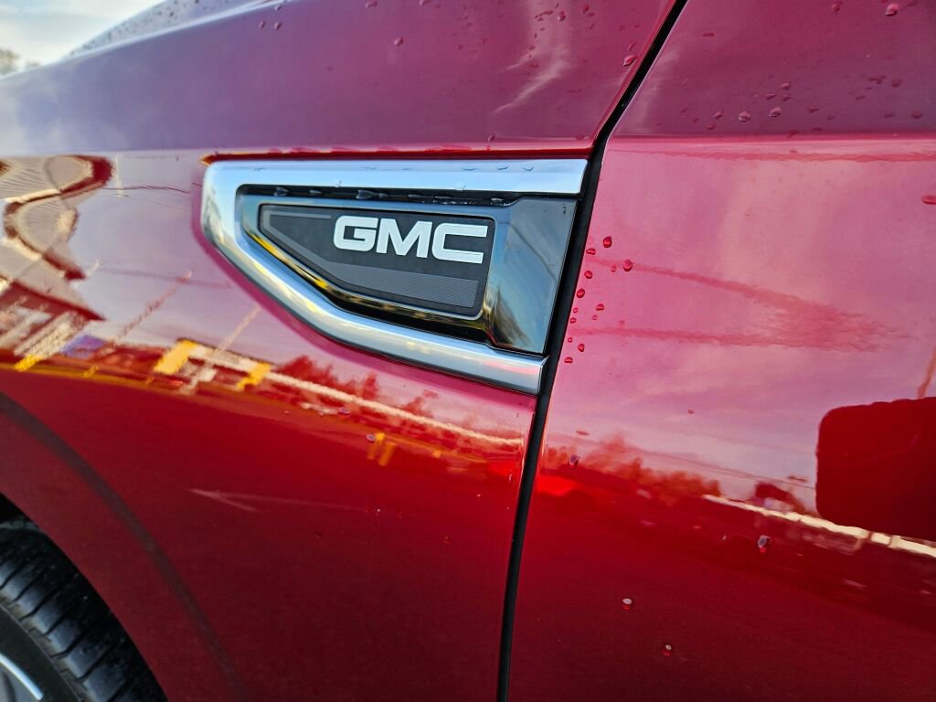 Used 2021 GMC Yukon Denali w/ Denali Premium Package image 11