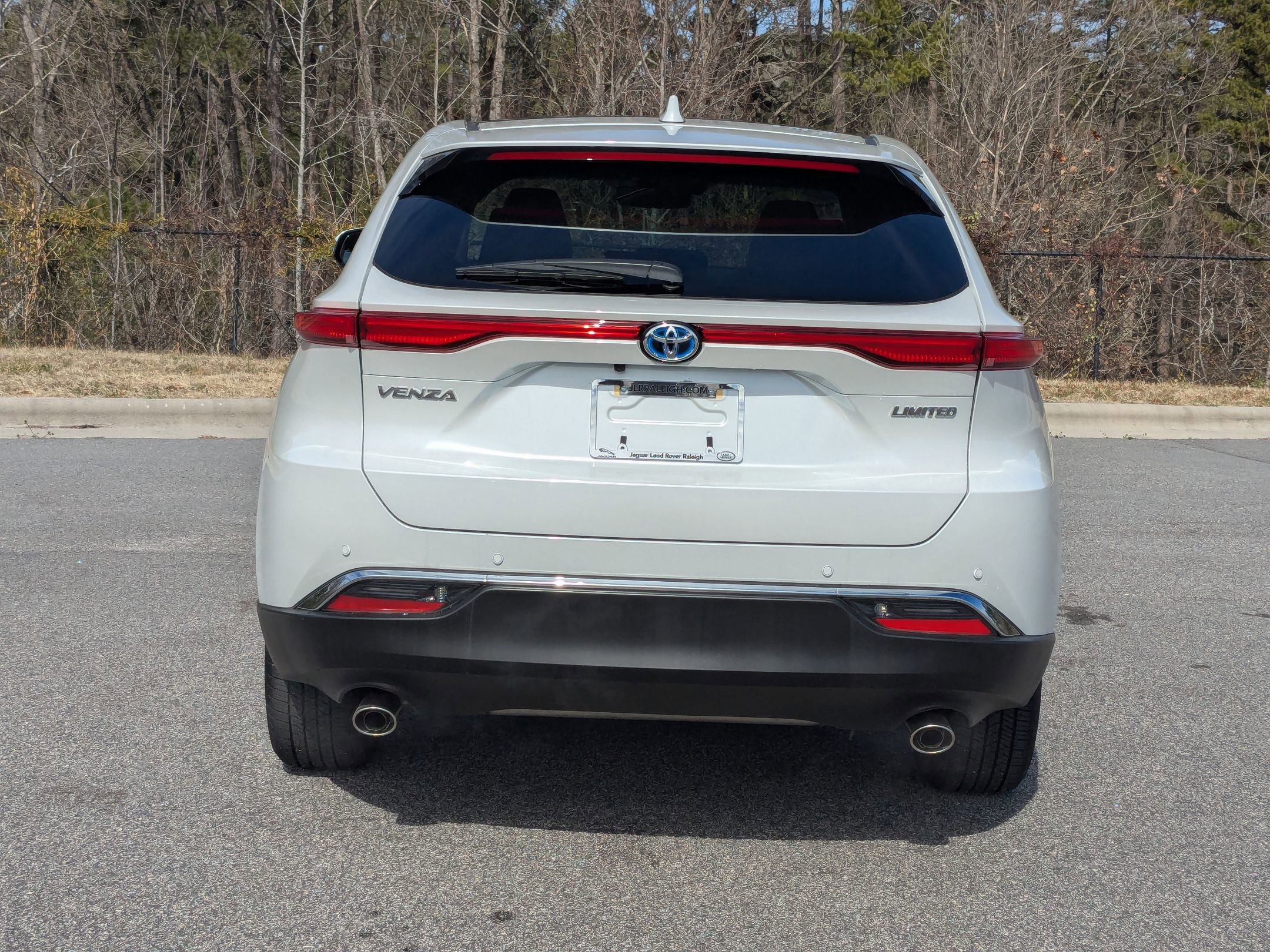 Used 2024 Toyota Venza Limited image 7