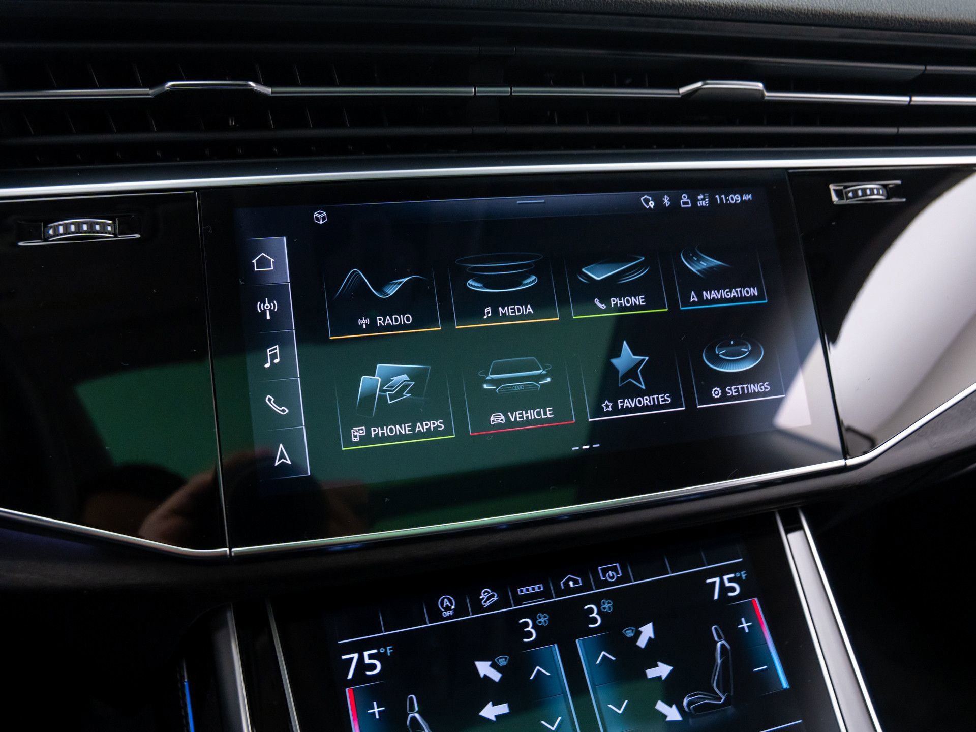 Used 2023 Audi Q8 Premium Plus image 24