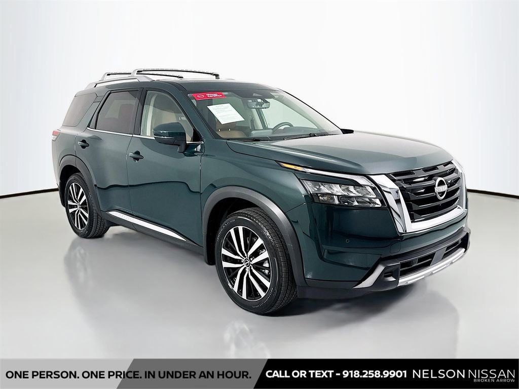 Certified 2025 Nissan Pathfinder Platinum w/ Cargo Package FWD image 3