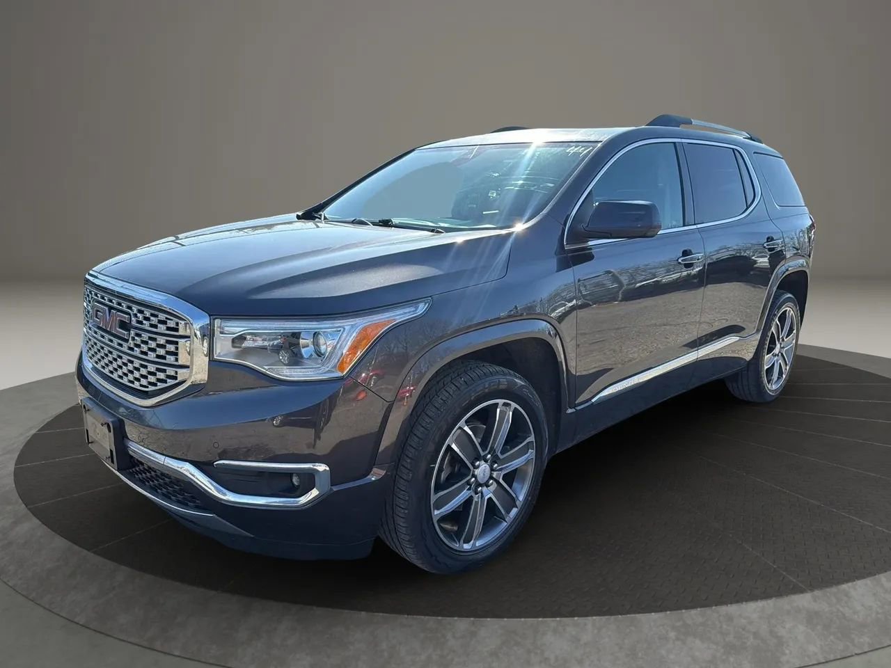 Used 2017 GMC Acadia Denali AWD/4WD image 1
