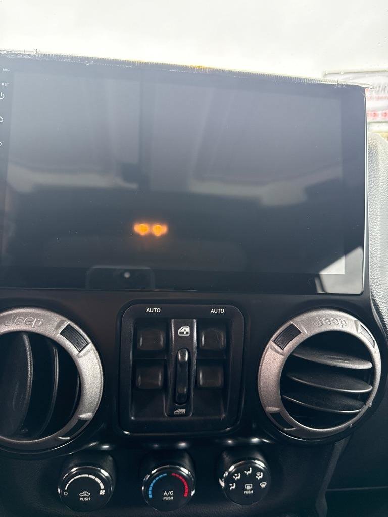 Used 2013 Jeep Wrangler Unlimited Sport AWD/4WD image 7