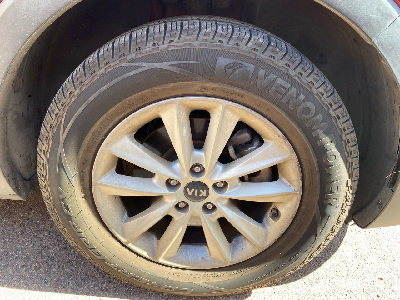 Used 2020 Kia Sorento LX image 6