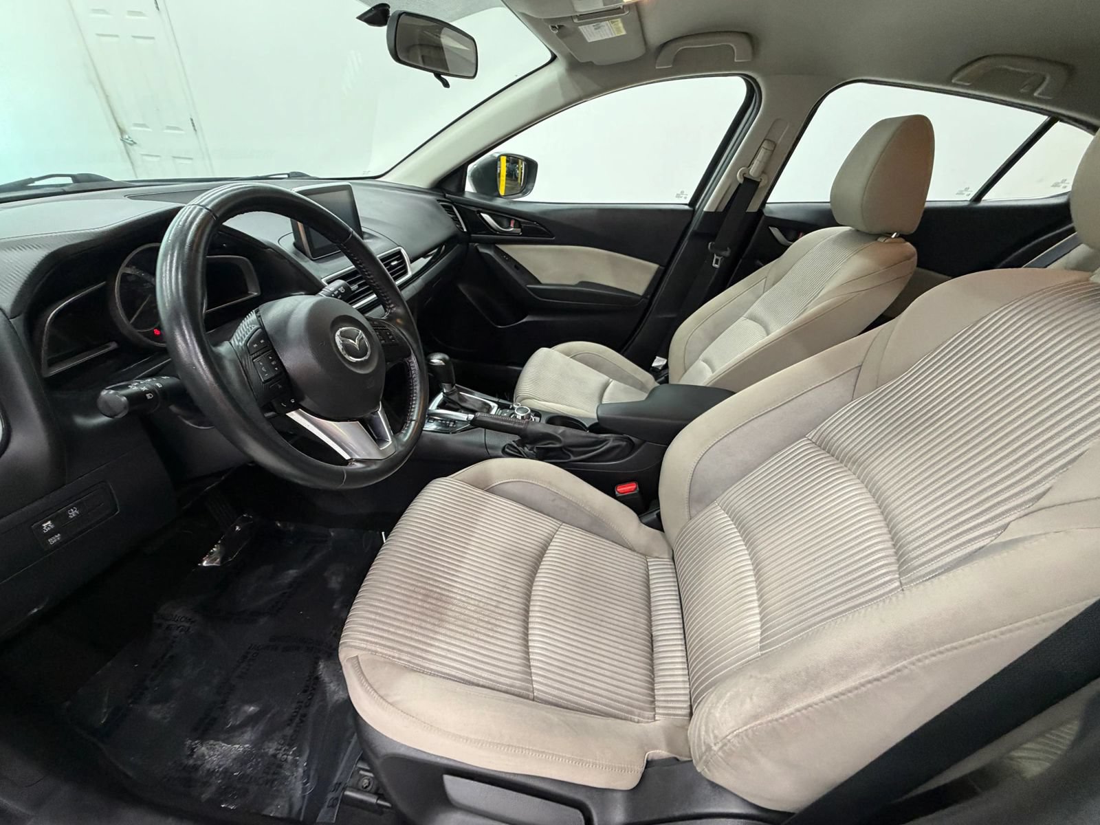 Used 2015 MAZDA MAZDA3 i Touring FWD image 14