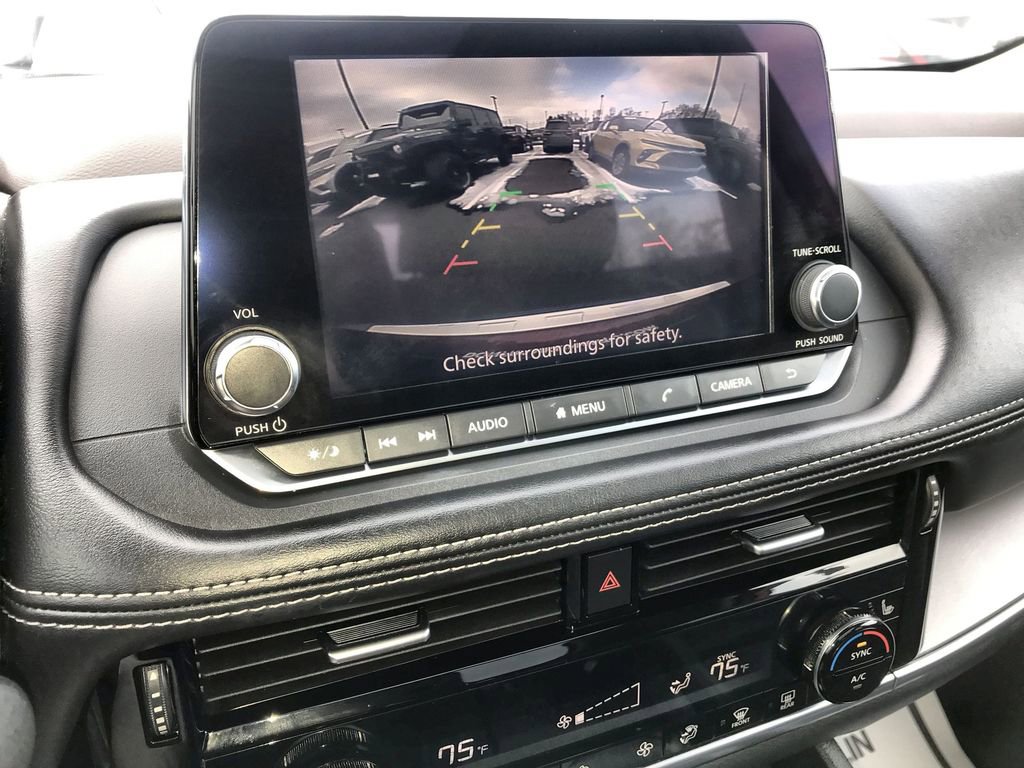 Used 2022 Nissan Rogue SV w/ SV Premium Package image 17