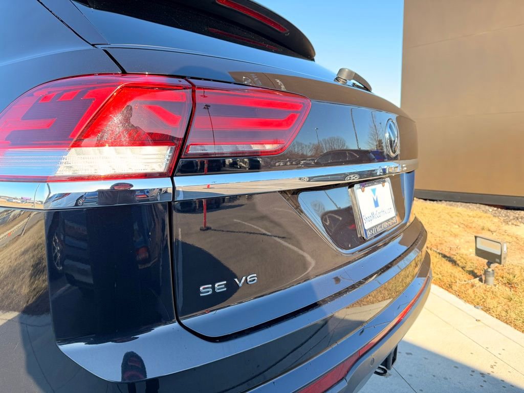 Used 2022 Volkswagen Atlas Cross Sport SE image 33