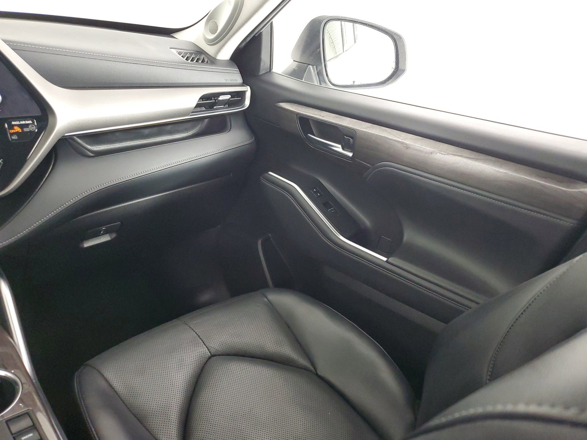 Used 2023 Toyota Highlander Limited image 51