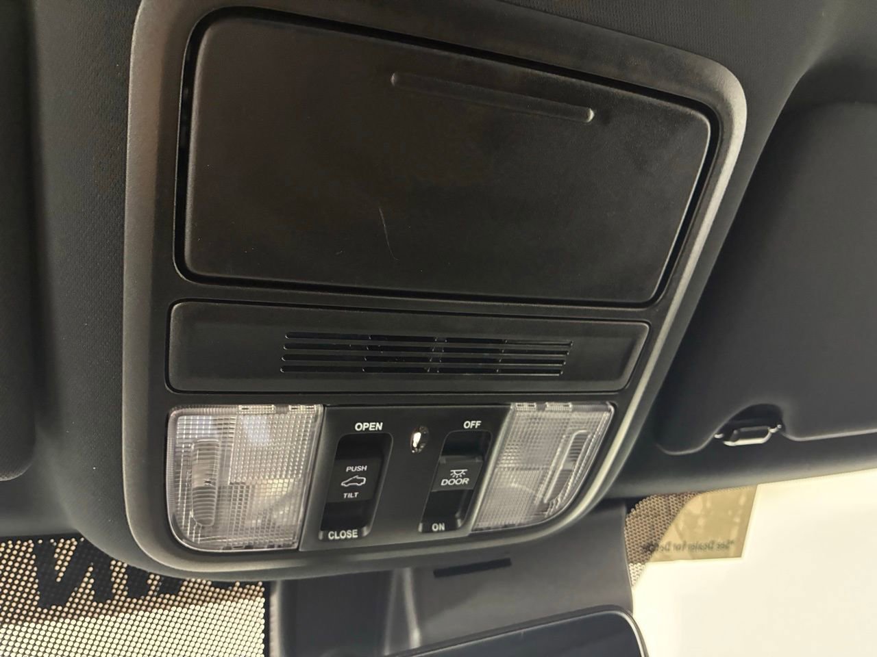 Used 2025 Honda Passport EX-L image 23