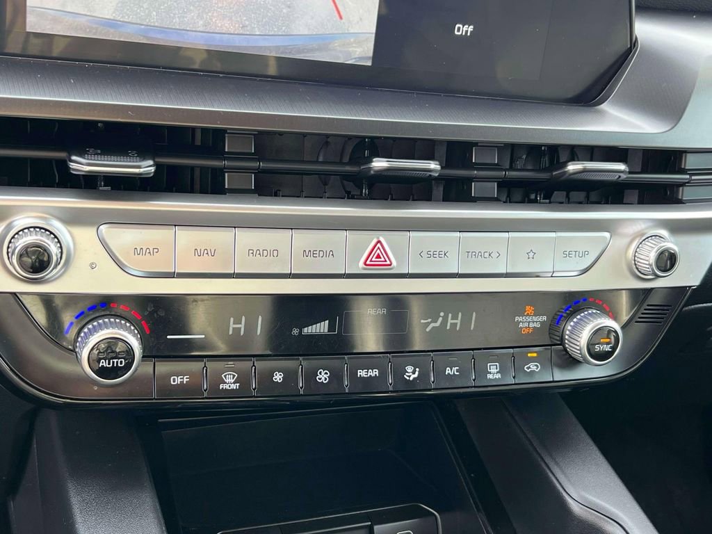 Used 2023 Kia Telluride LX image 27