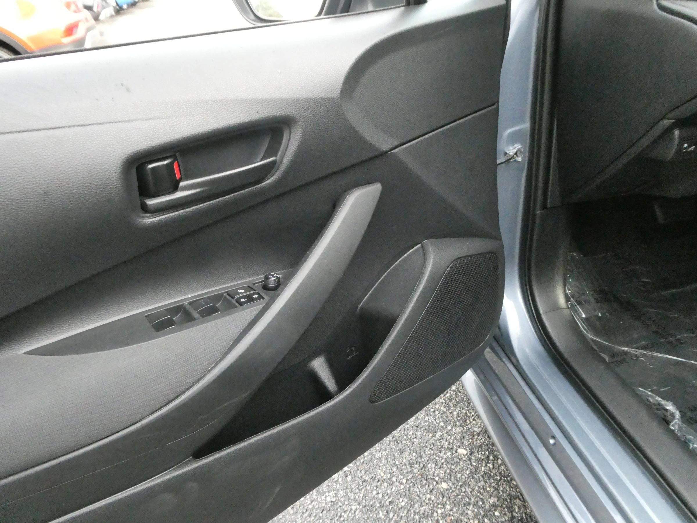 Used 2022 Toyota Corolla LE FWD image 14