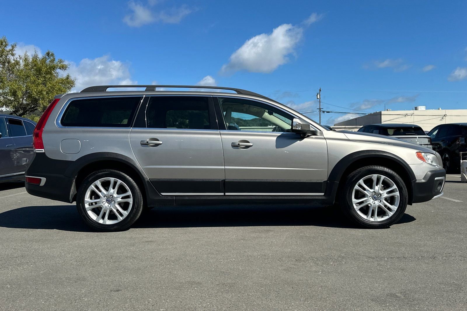 Used 2016 Volvo XC70 T5 Platinum w/ Protection Package image 8