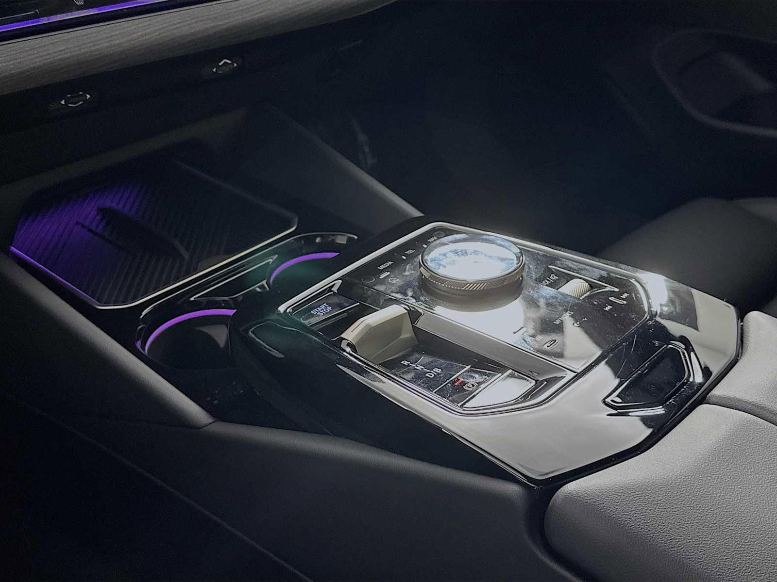 Used 2025 BMW i5 eDrive40i w/ Premium Package image 16