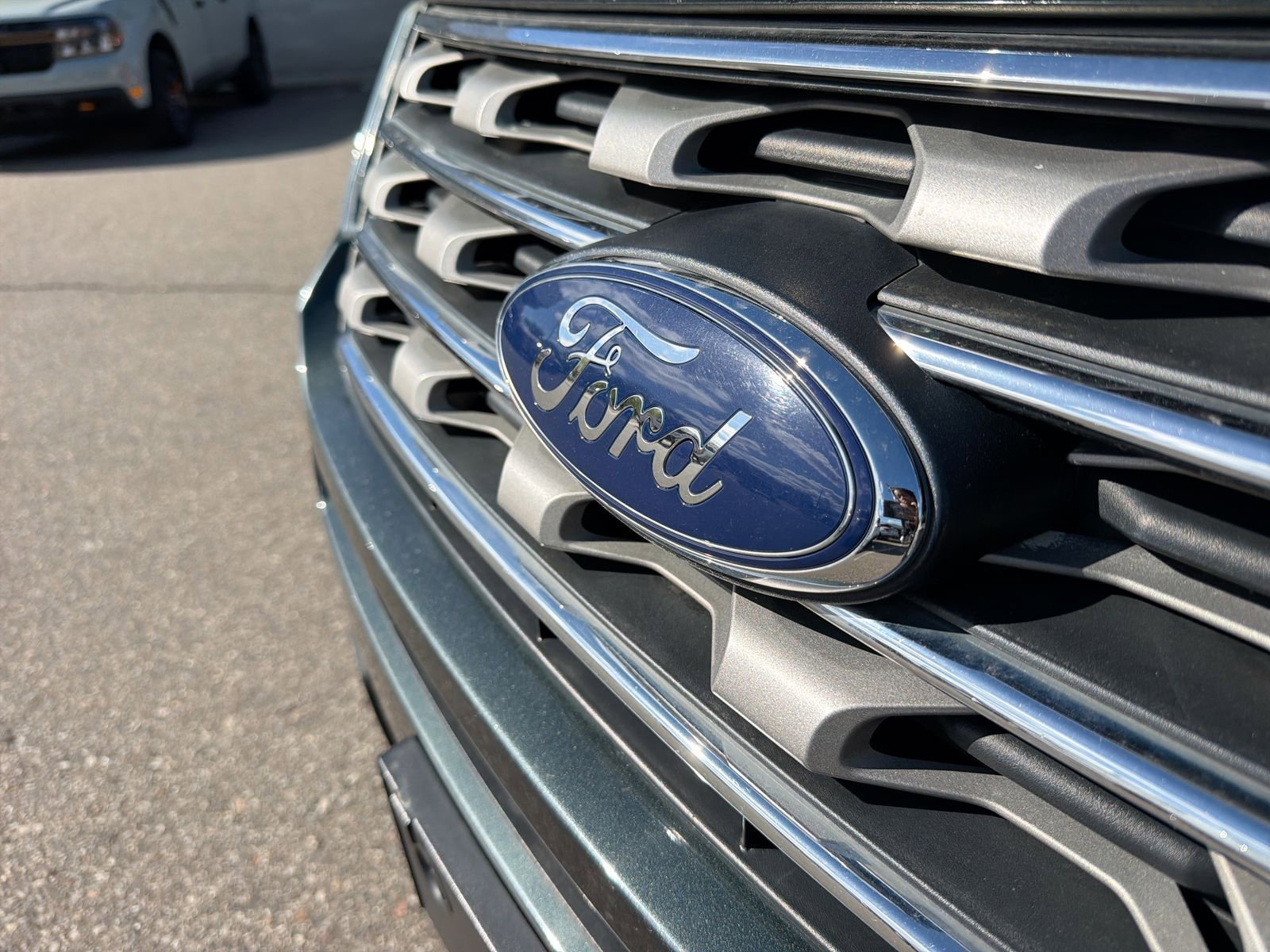 Used 2016 Ford Explorer XLT w/ Equipment Group 202A AWD/4WD image 16
