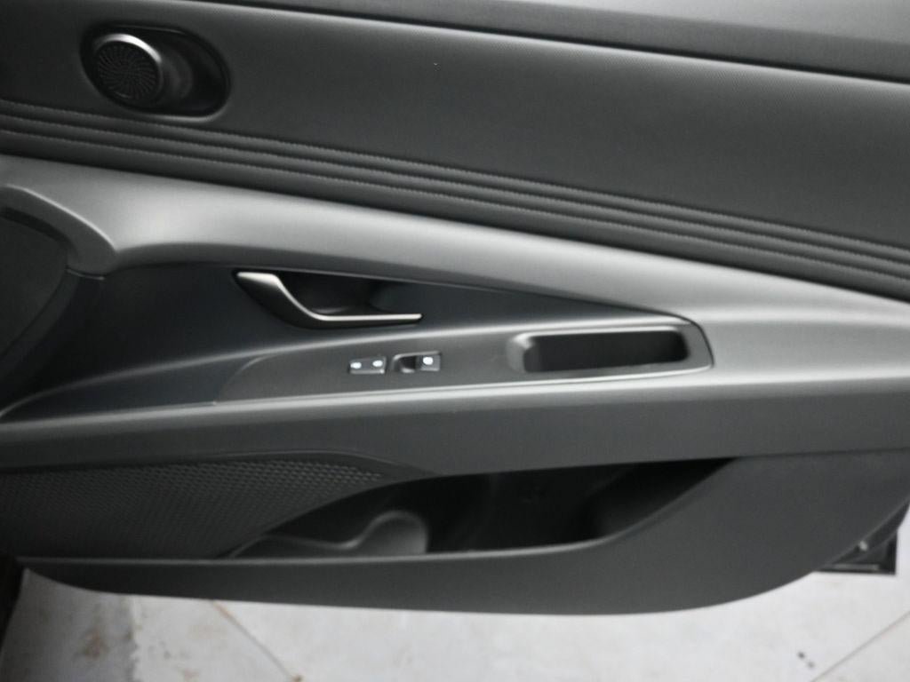 New 2026 Hyundai Elantra SEL FWD image 28