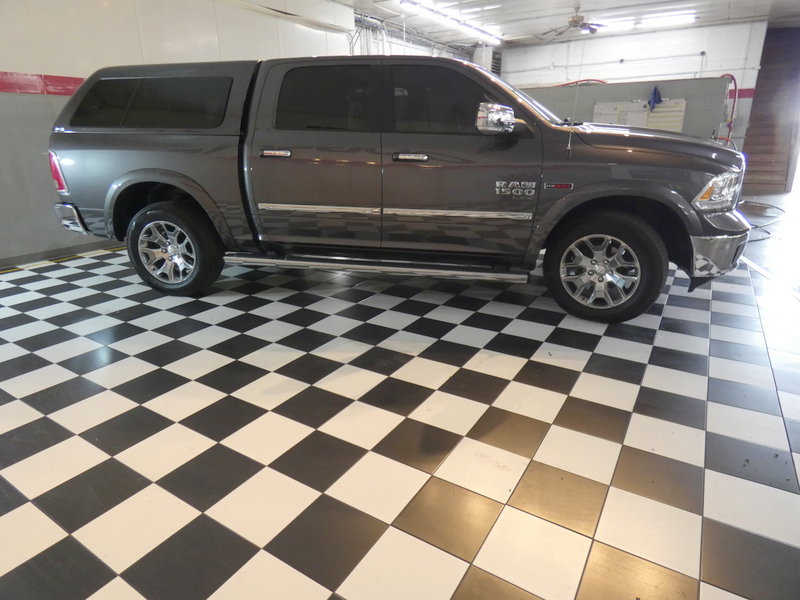 Used 2019 RAM 1500 Laramie AWD/4WD image 5