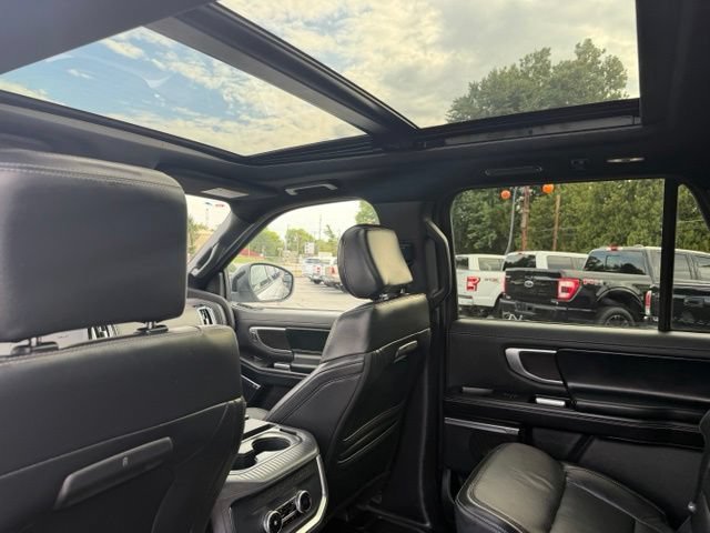 Used 2025 Ford Expedition Max Platinum w/ Stealth Appearance Package AWD/4WD image 35