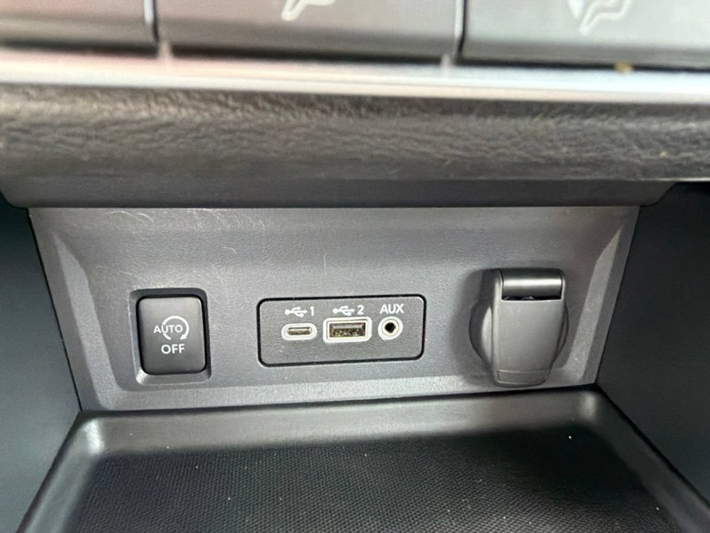 Used 2025 Nissan Sentra SV FWD image 25