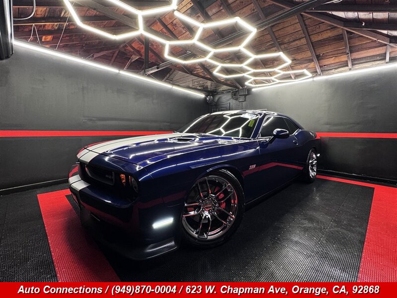 Used 2014 Dodge Challenger SRT8 RWD image 2