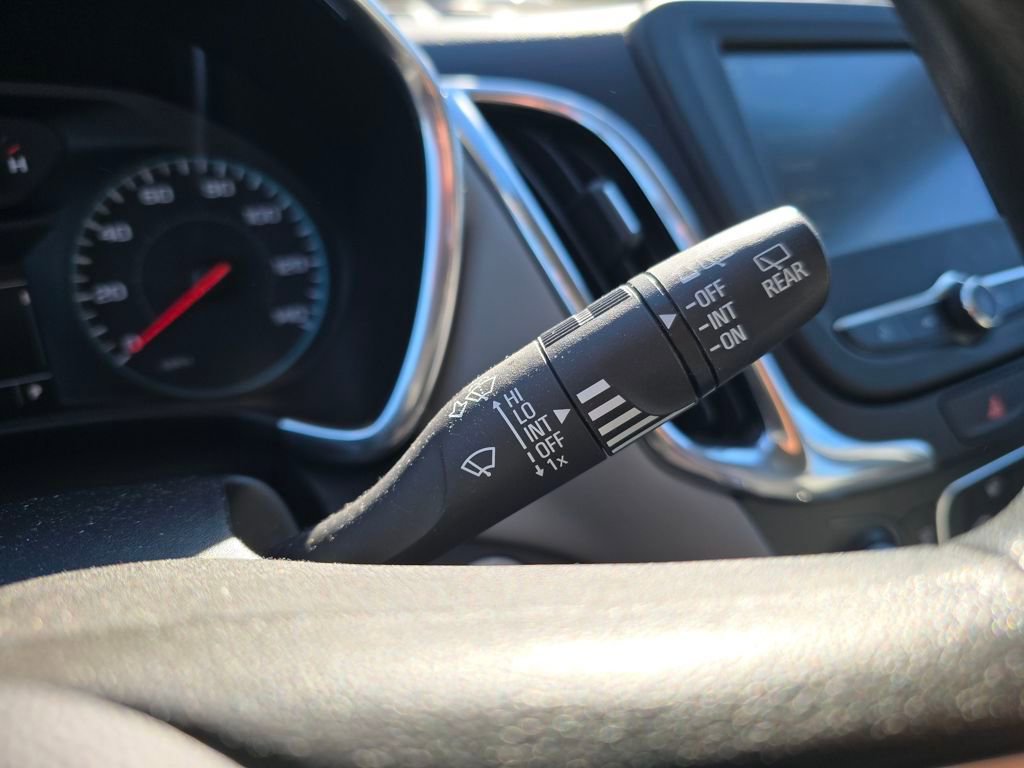 Used 2018 Chevrolet Equinox LS image 16