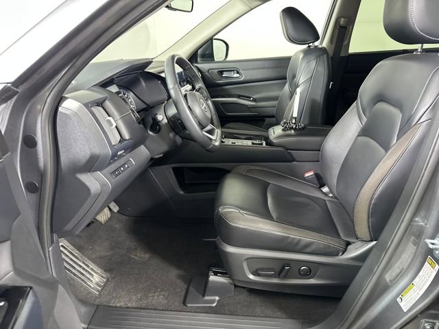 Used 2023 Nissan Pathfinder SL image 11