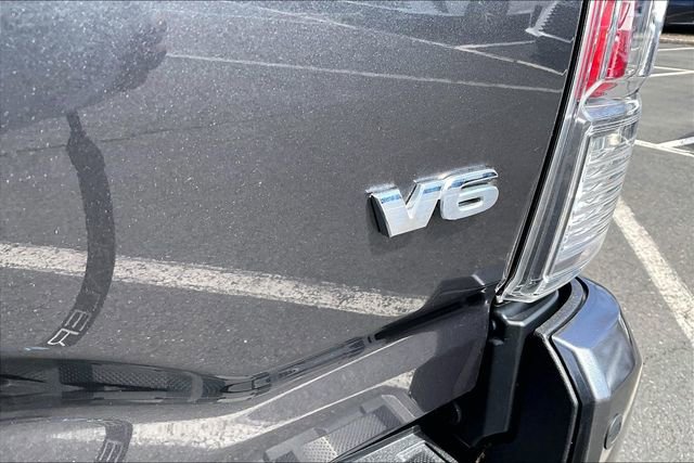 Used 2022 Toyota Tacoma TRD Sport w/ Technology Package image 25