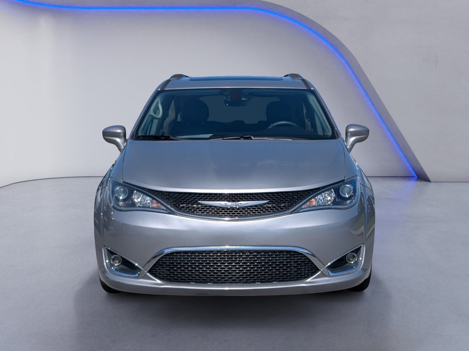 Used 2018 Chrysler Pacifica Touring-L Plus w/ Tire & Wheel Group FWD image 3