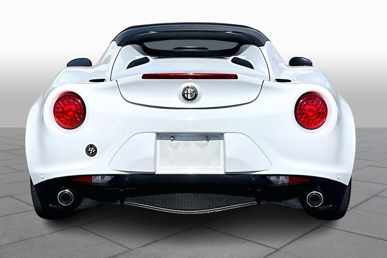 Used 2015 Alfa Romeo 4C Spider w/ Spider Track Package RWD image 5