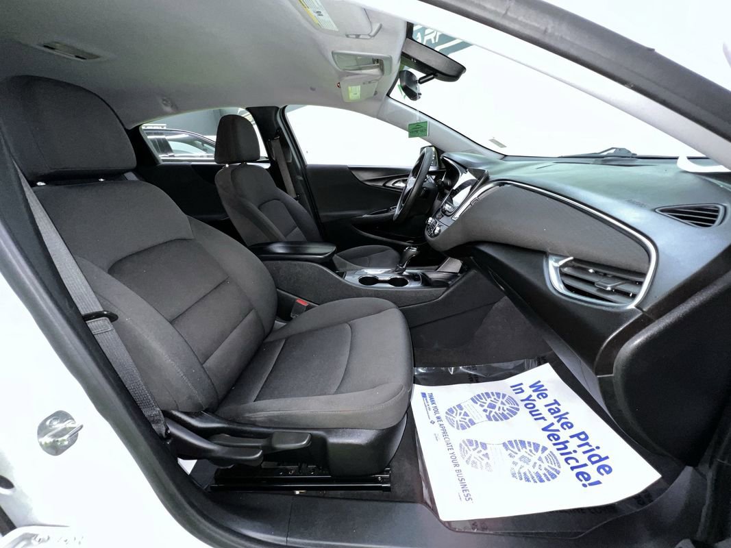 Used 2020 Chevrolet Malibu LT FWD image 28